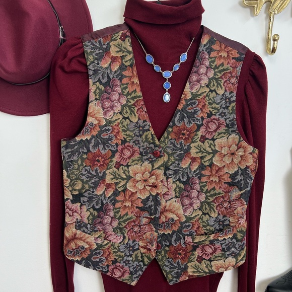 Vintage tapestry BoHo vest with shabby chic equestrian prairie granny vibe M - Picture 3 of 9